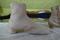 Braune Stiefel mit seitlicher Schnürung, Bürgerkriegszeit, ca. 1860–1865