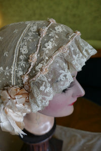 Boudoir-Haube, England, 1920er Jahre