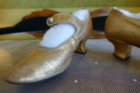 Goldene Abendpumps, ca. 1910