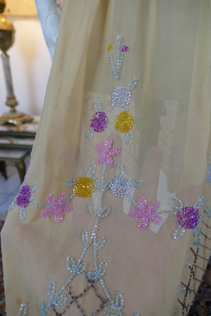 Antikes seidenes, perlenbesetztes Cocktailkleid, ca. 1926