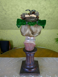 Frau. JOSSE Elegante Haube, Paris, ca. 1884