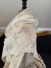 Rokokodamen-Musselin-Fichu-Schal, England, ca. 1785–1790