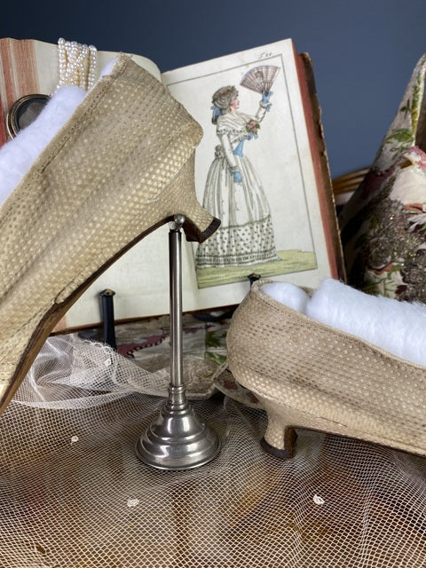 Bestickte Rokoko-Schuhe, ca. 1790