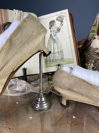 Bestickte Rokoko-Schuhe, ca. 1790
