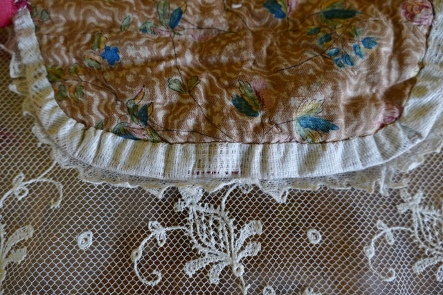 Antiker Biedermeier Brustlatz ca. 1840 – Deutsches frühes viktorianisches Textil