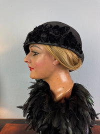 Antiker asymmetrischer Strohhut, England, ca. 1920