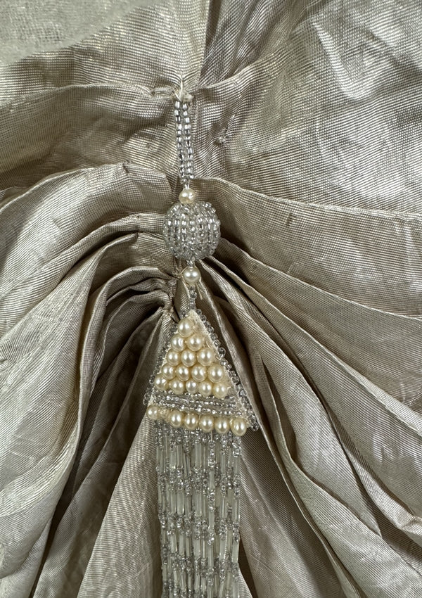 Antikes silbernes Lamé-Abendkleid aus der Titanic-Ära, ca. 1912
