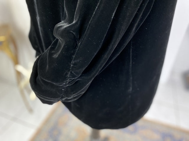 Antike schwarze Samtjacke, England, ca. 1928 – Plissierte Schultern & Asymmetrische Vorderseite
