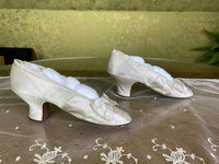 Antike cremefarbene Satin-Hochzeitspumps, Spanien, ca. 1880