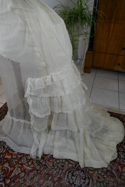 Antikes besticktes Spitzen-Bustle-Überkleid, 1880er Jahre