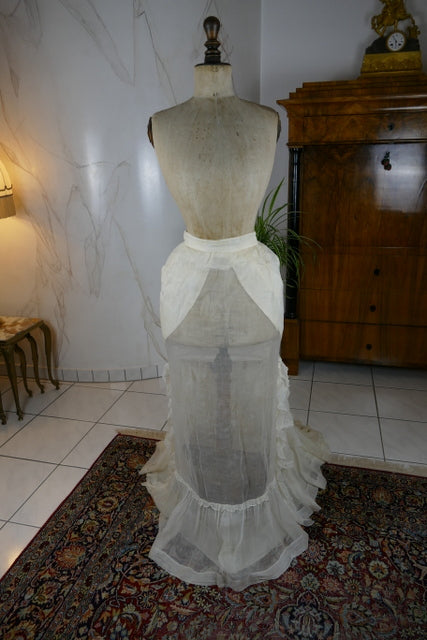 Antikes besticktes Spitzen-Bustle-Überkleid, 1880er Jahre