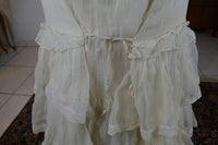 Antikes besticktes Spitzen-Bustle-Überkleid, 1880er Jahre