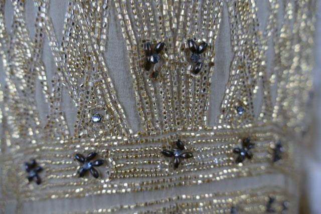 Antikes Flapper-Abendkleid, ca. 1926 – Perlenverzierte Jazz-Age-Silhouette
