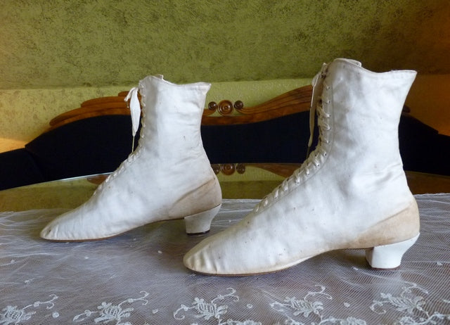 Sportliche Schnürstiefel aus Baumwollsatin, ca. 1875