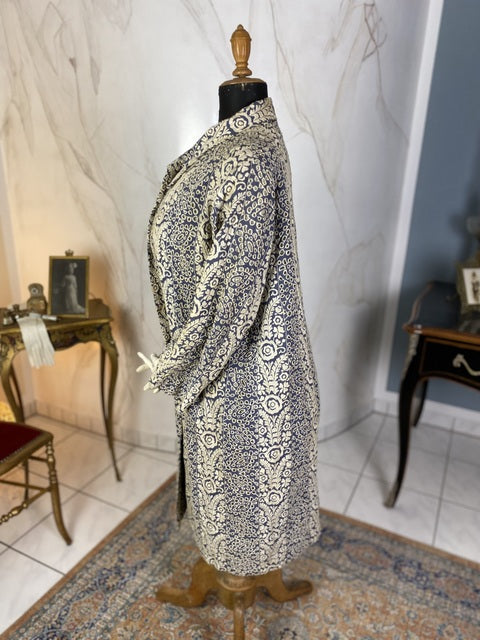 Art Deco‑style coat by Éve Valère, London
