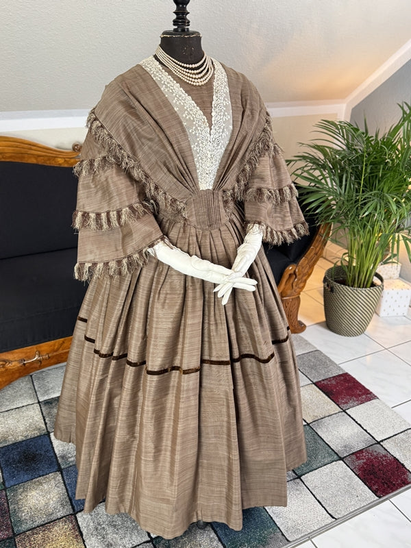 Antikes viktorianisches Gouvernantenkleid, England, ca. 1850