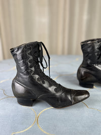 Ungetragene Schnürstiefel, ca. 1900
