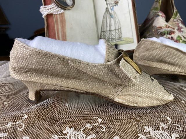 Bestickte Rokoko-Schuhe, ca. 1790