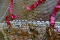 Antiker Biedermeier Brustlatz ca. 1840 – Deutsches frühes viktorianisches Textil