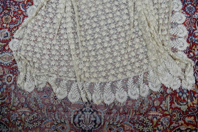 Antikes besticktes Spitzen-Bustle-Überkleid, 1880er Jahre