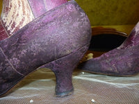 JONES, PETTERSON &amp; NEWHALL Co. Lamé-Abendpumps, ca. 1910