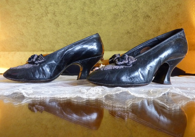 CH WOLFELT Co. Abendpumps einer jungen Dame, ca. 1904