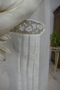 Antikes edwardianisches maltesisches Spitzen-Teekleid, ca. 1908