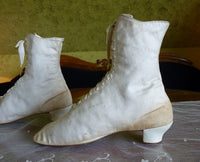 Sportliche Schnürstiefel aus Baumwollsatin, ca. 1875