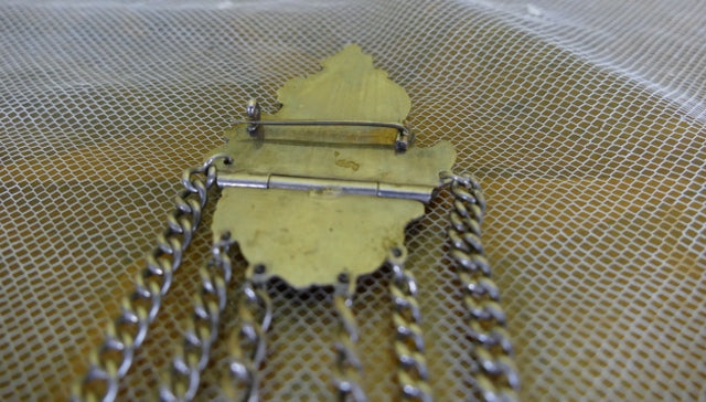 Chatelaine-Brosche, 1902-1964