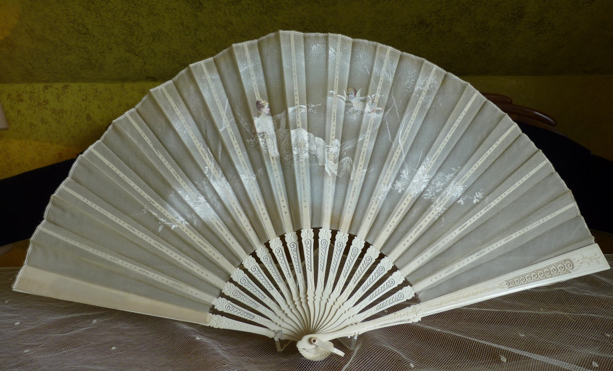 Faltfächer, Fliegender Putto, um 1900