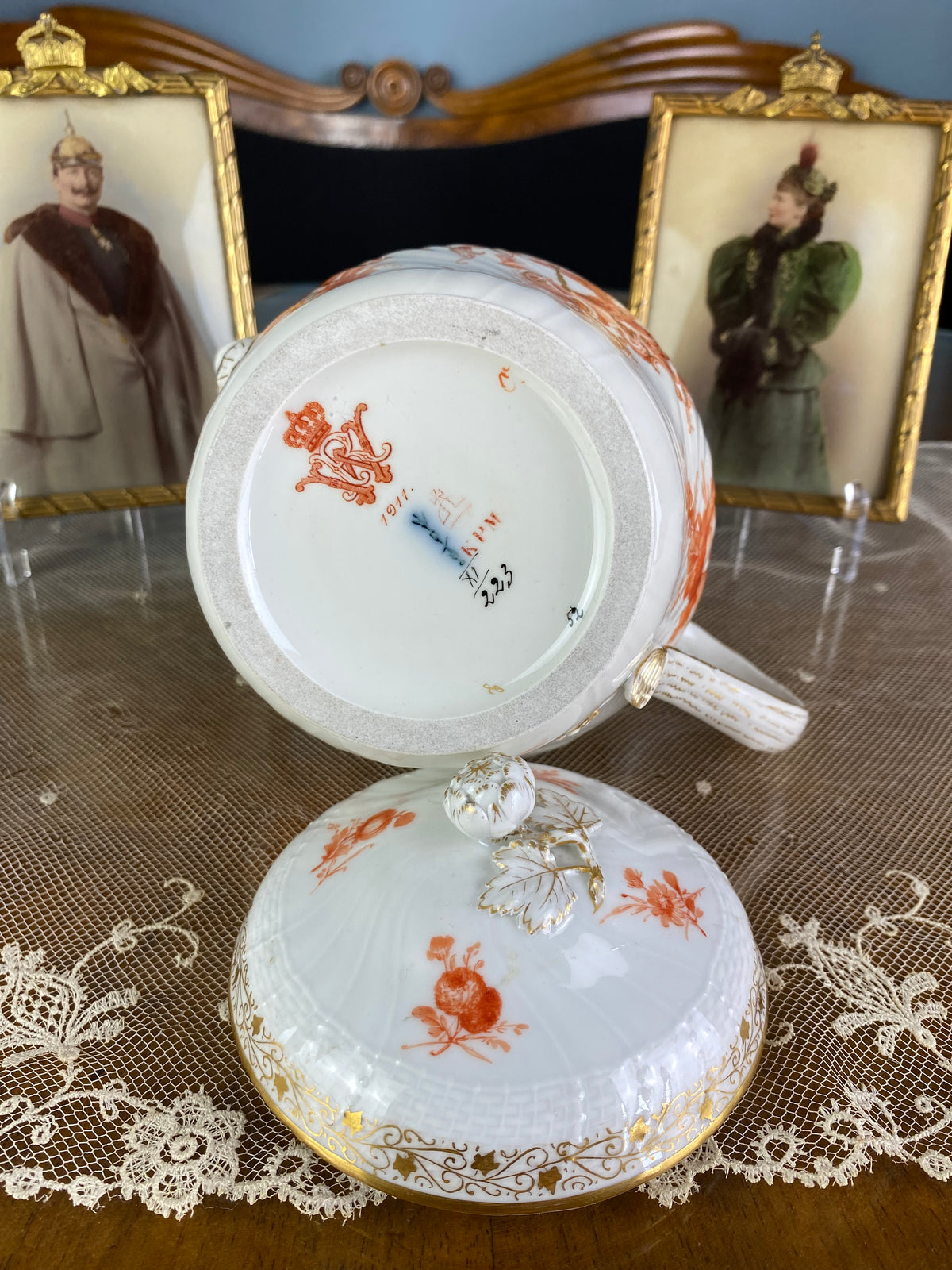 Neuosier-Warmwasserkanne, Kaiser Wilhelm II., datiert 1901 + 1911