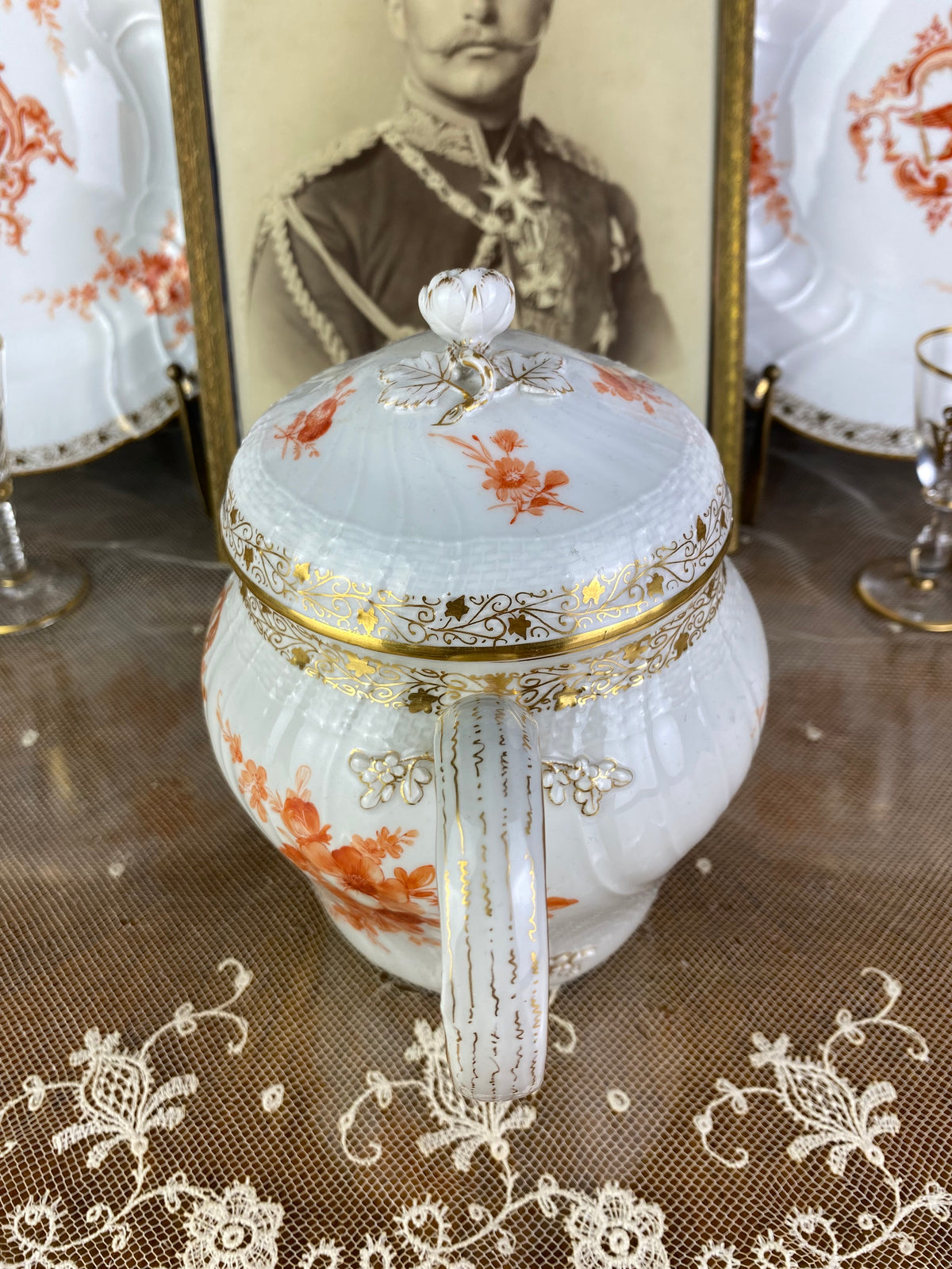 Neuosier-Warmwasserkanne, Kaiser Wilhelm II., datiert 1901 + 1911