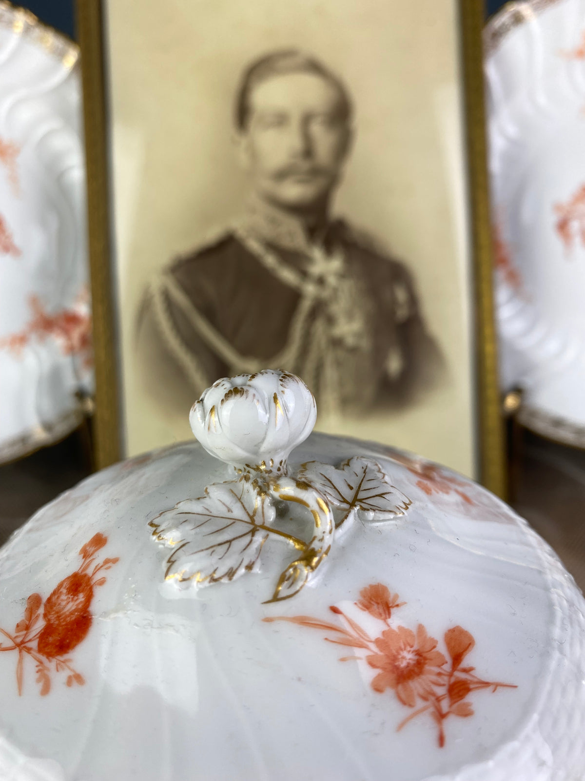 Neuosier-Warmwasserkanne, Kaiser Wilhelm II., datiert 1901 + 1911