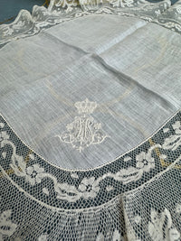 KÖNIGLICHES Spitzentaschentuch mit Hochzeitsmonogramm MIR, aus dem Nachlass der Herzogin Maria Immakulata von Württemberg, geborene Erzherzogin von Österreich, 1900