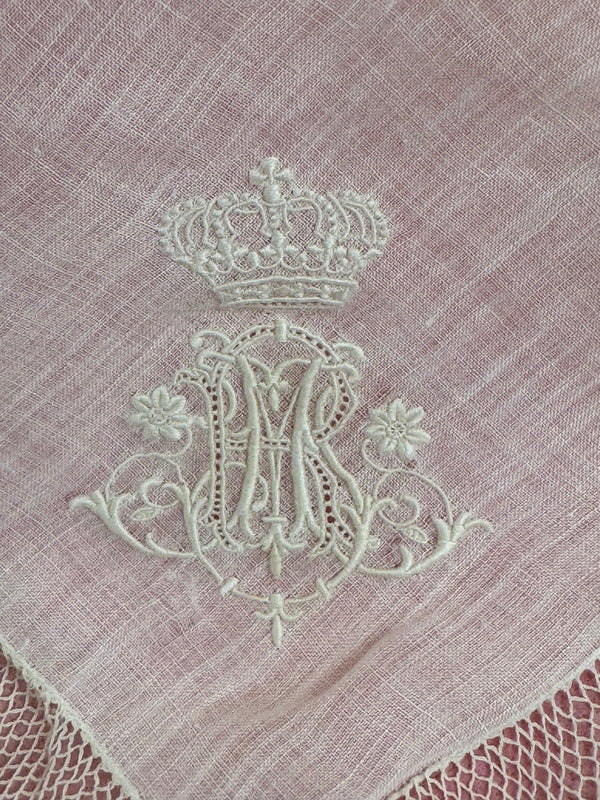 Mouchoir en dentelle royale avec monogramme de mariage MIR, provenant du domaine de la duchesse Maria Immakulata de Wurtemberg, née archiduchesse d'Autriche, 1900