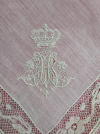 KÖNIGLICHES Spitzentaschentuch mit Hochzeitsmonogramm MIR, aus dem Nachlass der Herzogin Maria Immakulata von Württemberg, geborene Erzherzogin von Österreich, 1900