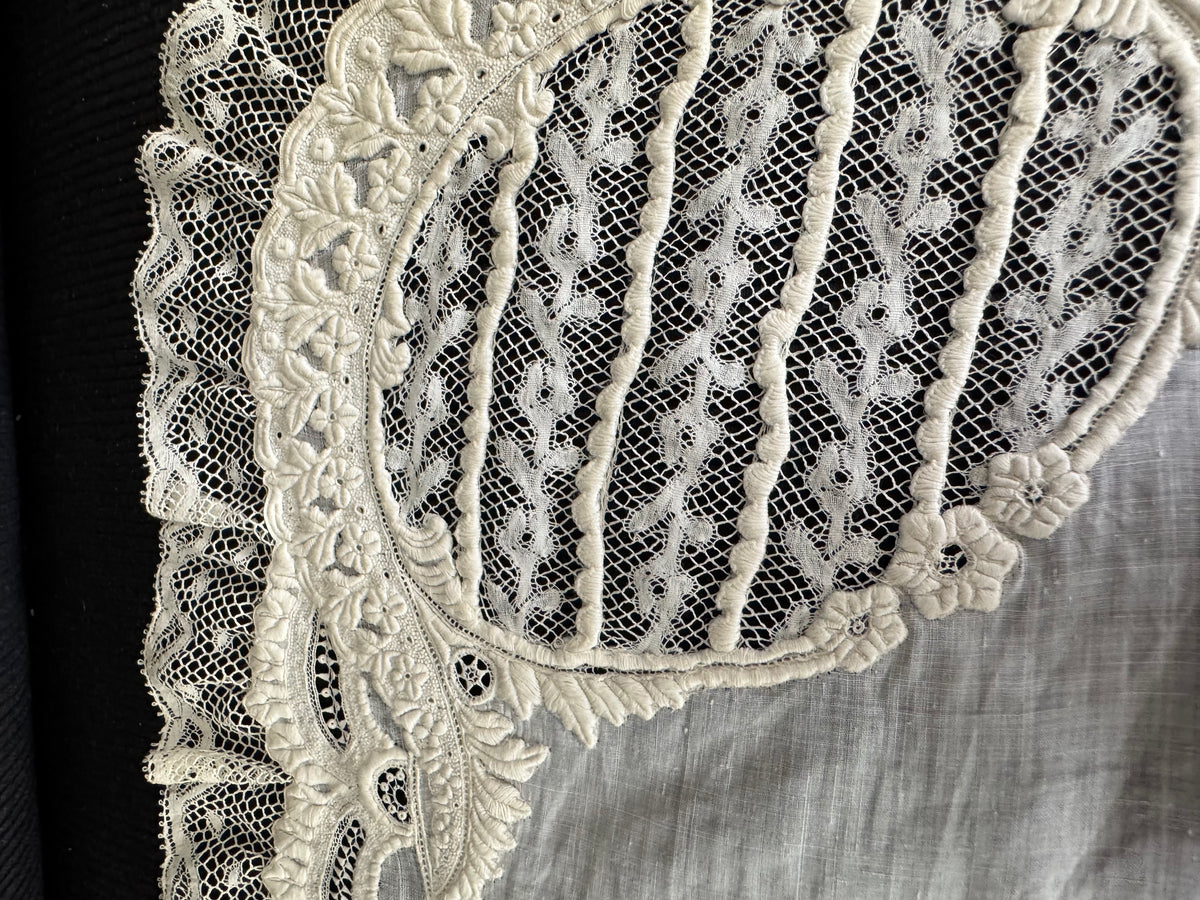 KÖNIGLICHER Boudoir-Kissenbezug, aus dem Nachlass der Herzogin Maria Immakulata von Württemberg, geborene Erzherzogin von Österreich, 1900