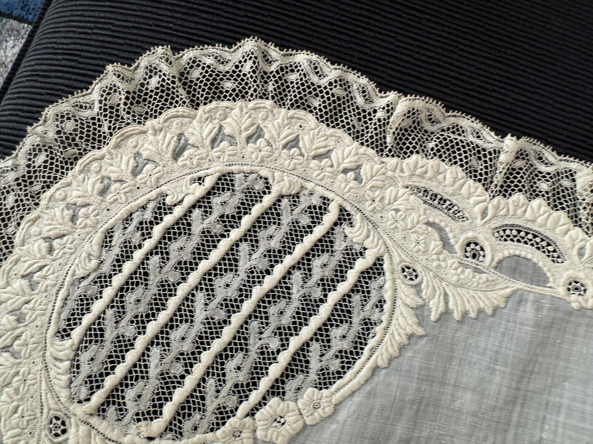 KÖNIGLICHER Boudoir-Kissenbezug, aus dem Nachlass der Herzogin Maria Immakulata von Württemberg, geborene Erzherzogin von Österreich, 1900