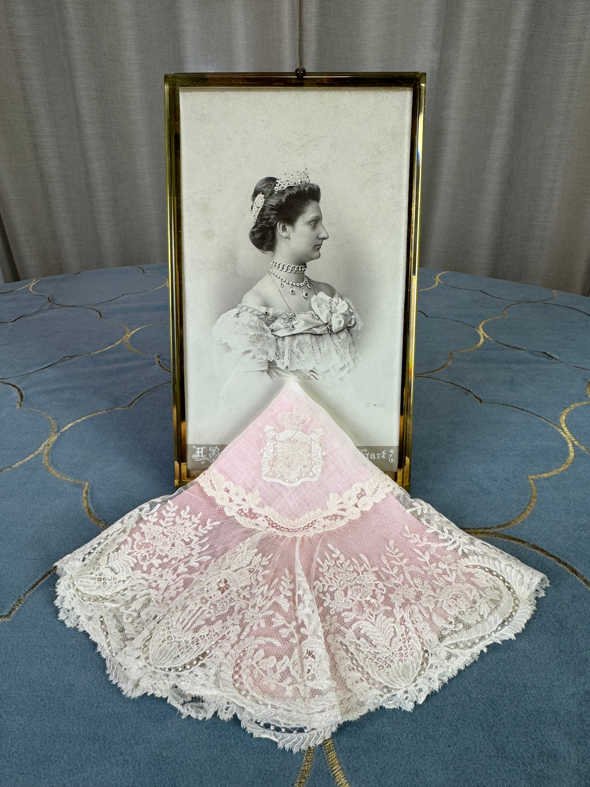 ROYAL Spitzentaschentuch mit Wappen aus Österreich-Toskana, ca. 1860