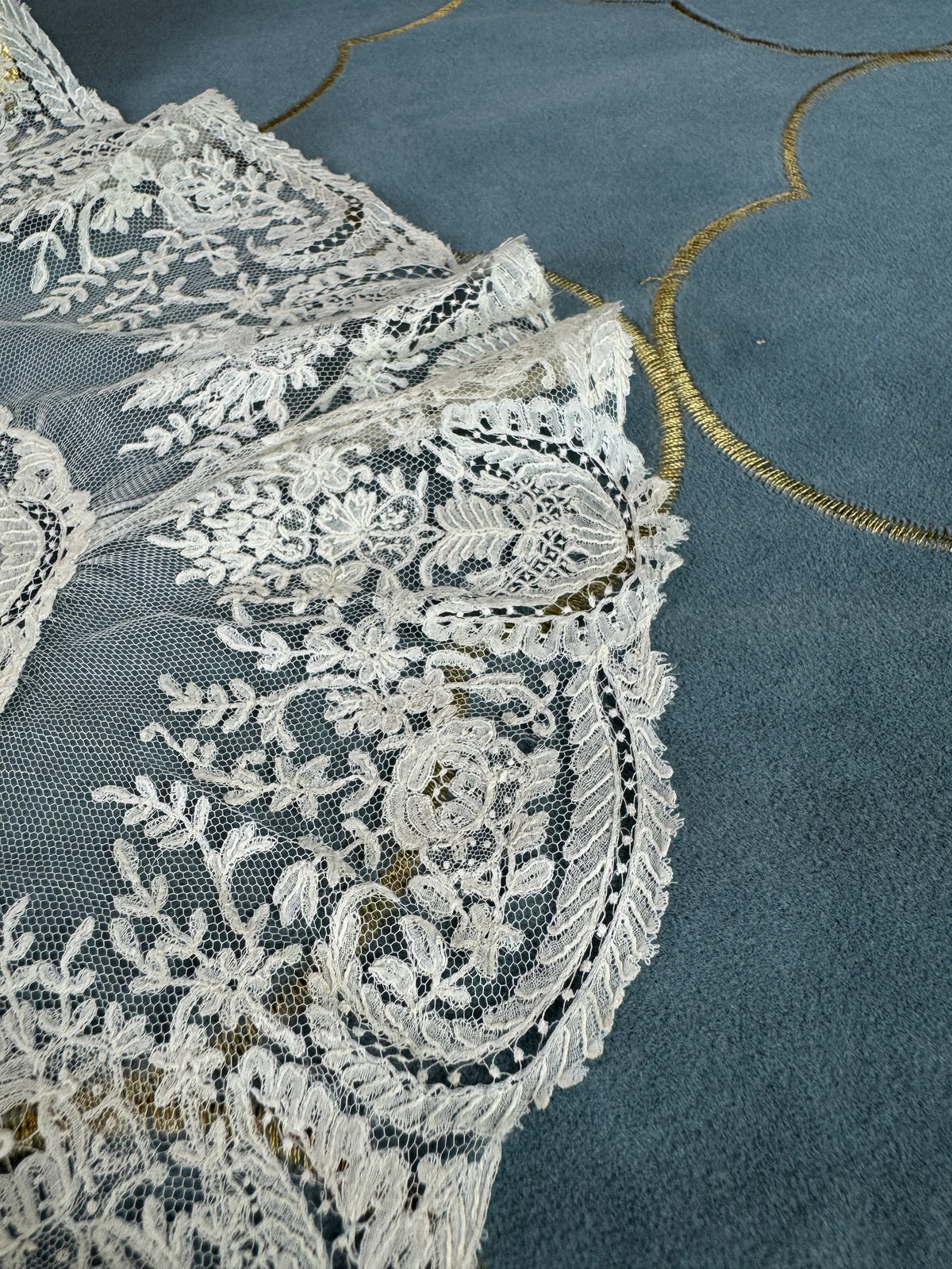 ROYAL Spitzentaschentuch mit Wappen aus Österreich-Toskana, ca. 1860