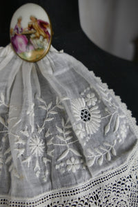 Antique Irish lace jabot with embroidered white muslin, early 20th century, delicate lace border