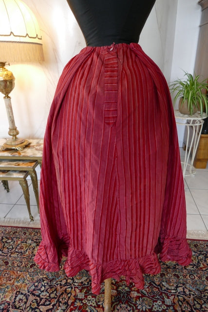 Roter Unterrock, Frankreich, um 1900