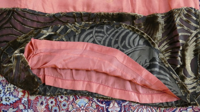 Antikes Samt-Tageskleid, ca. 1923 – Perlenstickerei & Details aus transparentem Crêpe