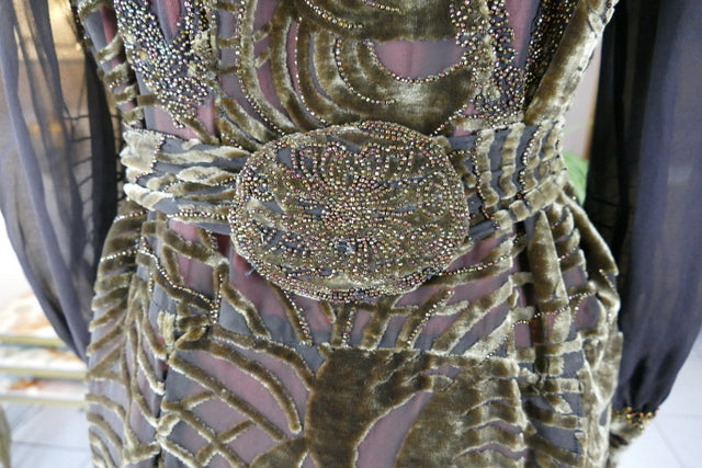 Antikes Samt-Tageskleid, ca. 1923 – Perlenstickerei & Details aus transparentem Crêpe