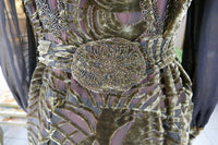 Antikes Samt-Tageskleid, ca. 1923 – Perlenstickerei & Details aus transparentem Crêpe