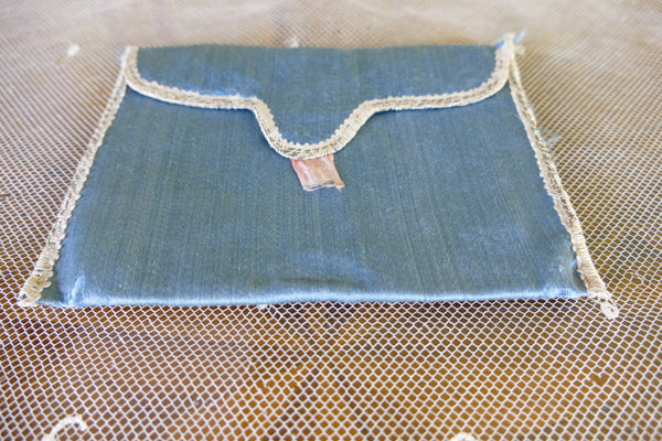 Portefeuille en soie de style rococo antique, vers 1797