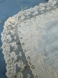 Taschentuch einer Adligen, Spanien, ca. 1830-1840