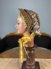 Haube mit gelbem Band, ca. 1860