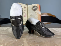 Spätbarocke Damenschuhe, 1730er–1740er Jahre – Seltene englische Seidenschuhe aus dem 18. Jahrhundert
