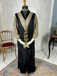 STRAWBRIDGE &amp; CLOTHIER Mantel, Philadelphia, ca. 1912